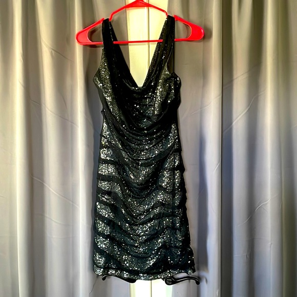 Express Ruched Sequin cocktail dress with tulle - Picture 2 of 5